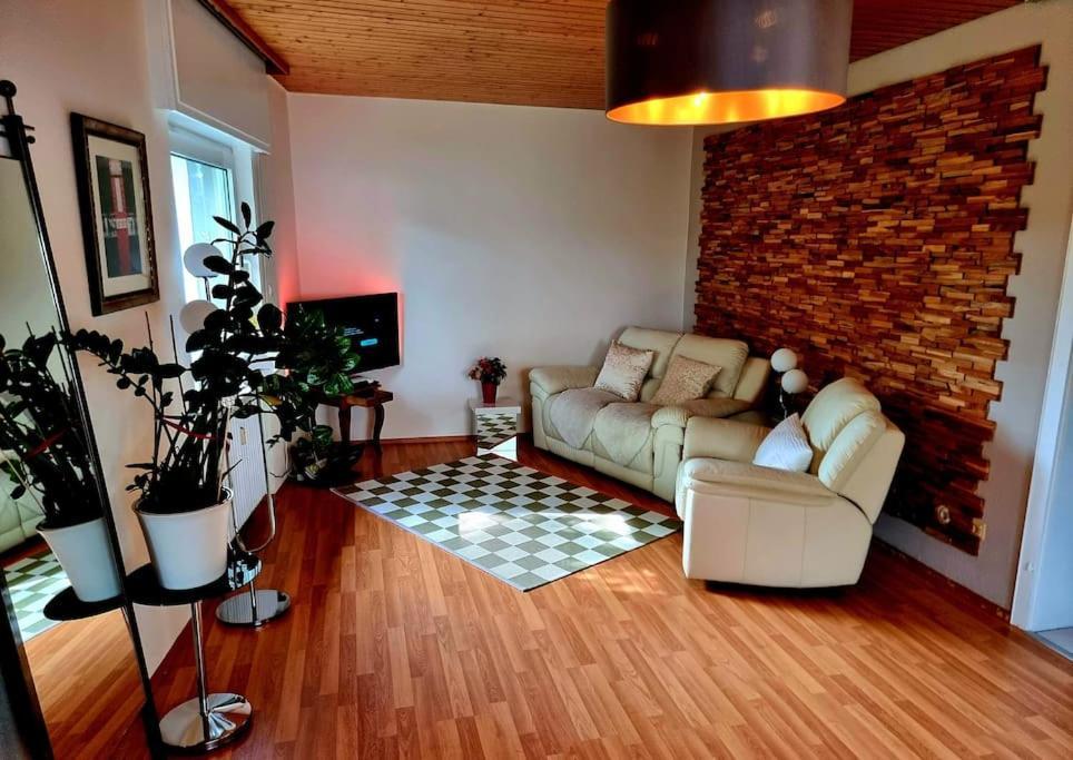 Eine Oase Bei Tara In Waldacker Apartman Rödermark Kültér fotó